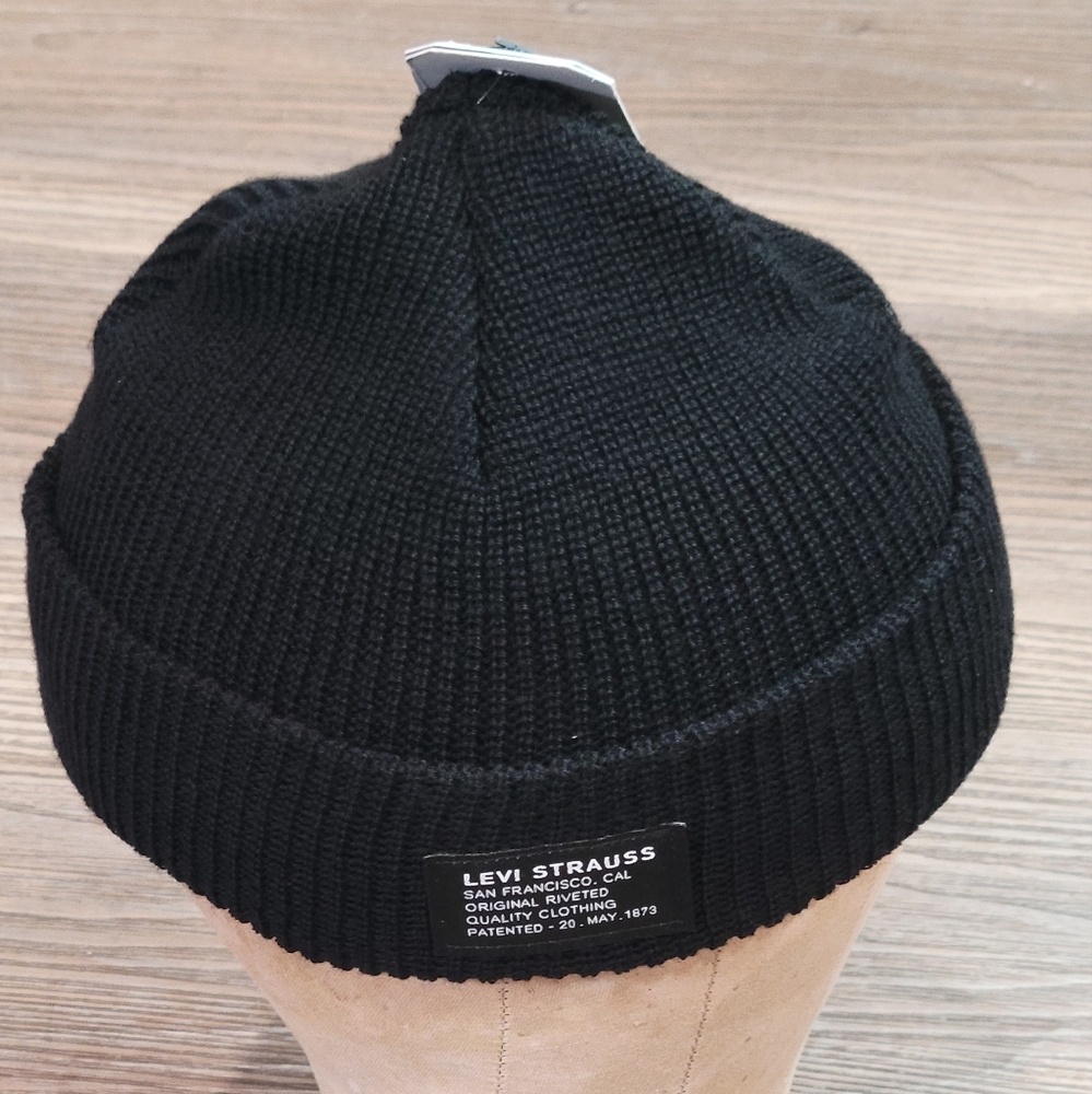 (NWT) LEVI STRAUSS MADE IN ITALY WINTER HAT 100%WOOL SOLID BLACK ONE SIZE